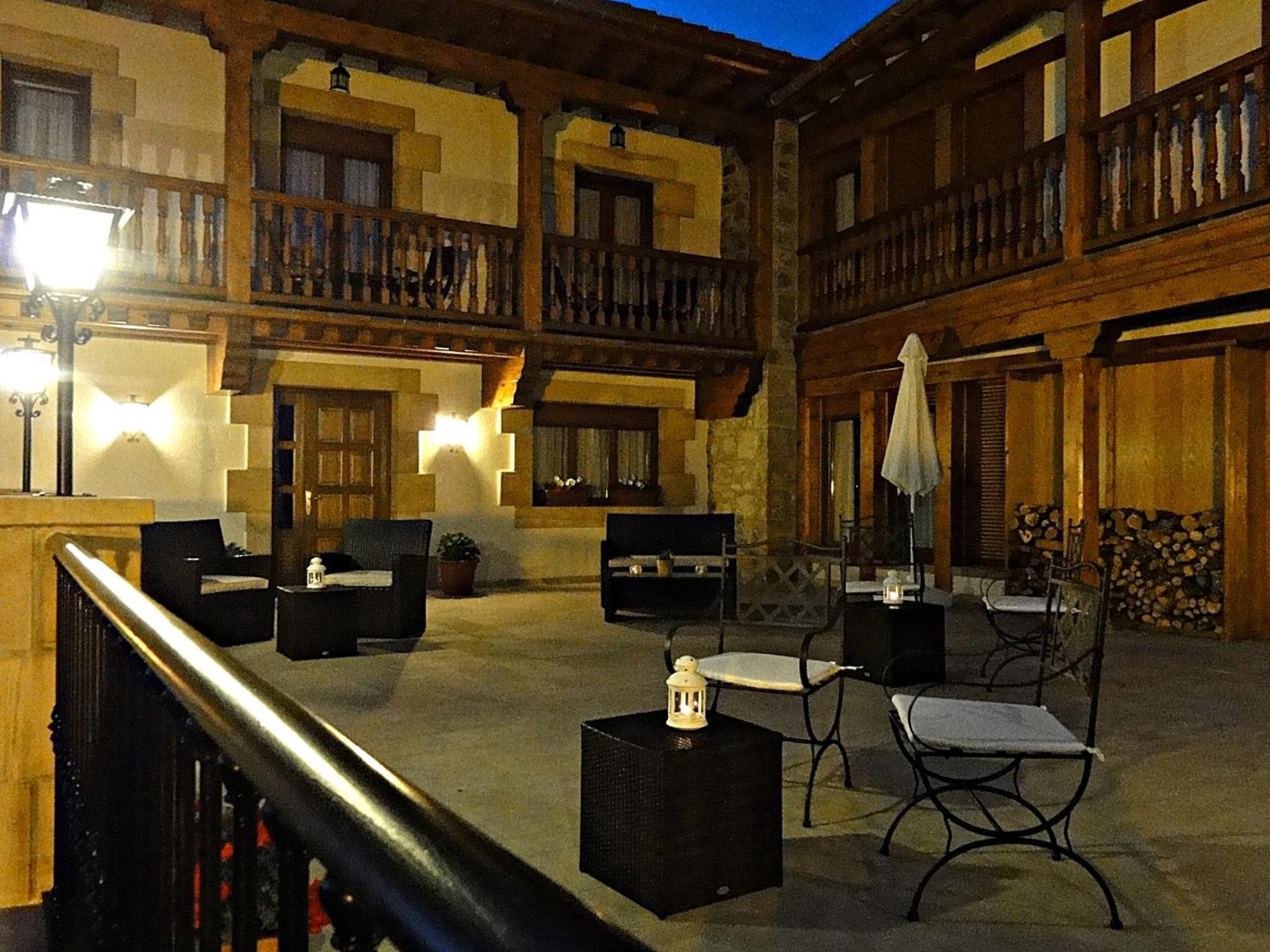 Posada Valle Del Oso Lerones Exteriér fotografie