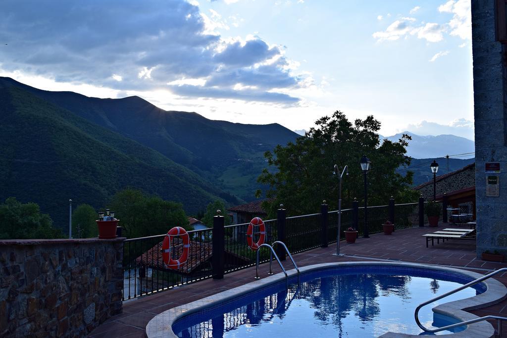 Posada Valle Del Oso Lerones Exteriér fotografie