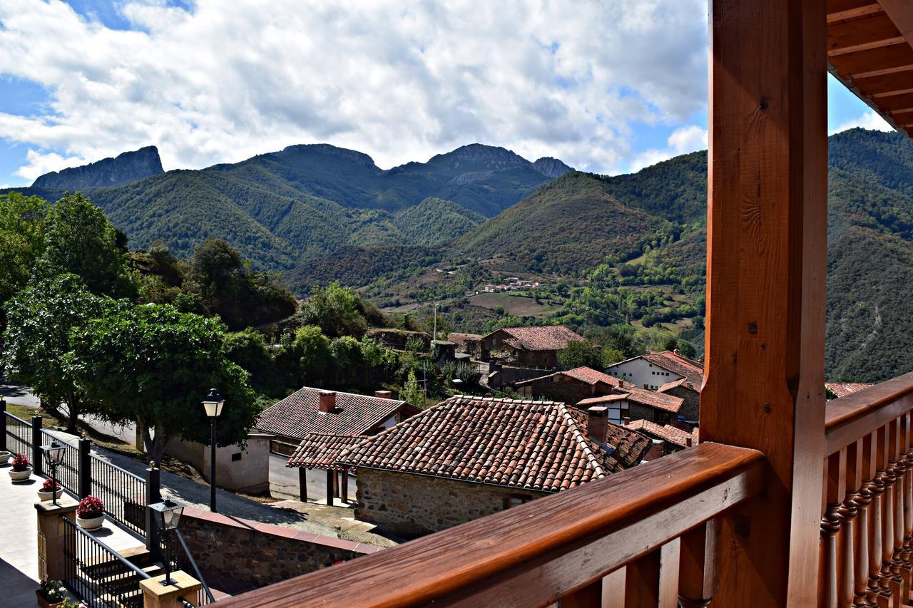 Posada Valle Del Oso Lerones Exteriér fotografie